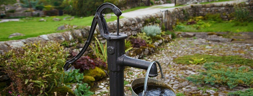 Des calottes pour pompes à bras de jardin